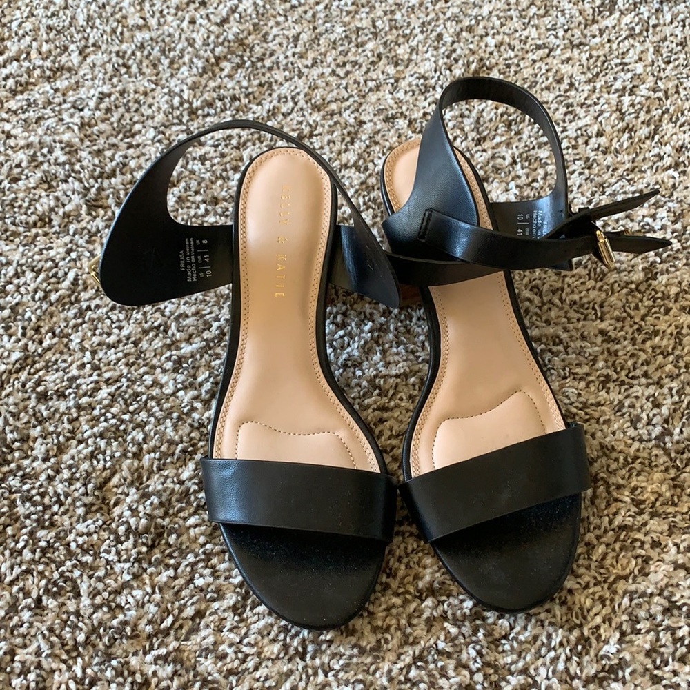 NWOT Kelly & Katie Heels